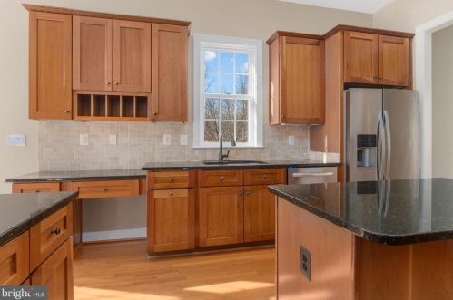 22476 Dinah Pl, Leesburg VA 20175-4808 exterior