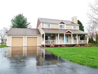 14 Chatham Dr, Manchester, CT 06042-8521