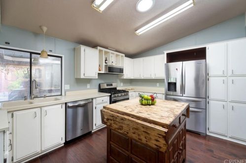 27546 Jasper Way, Santa Clarita CA  91384-3162 exterior