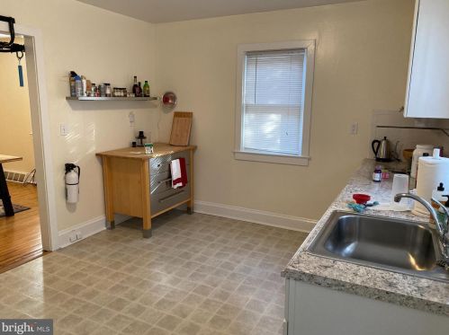 54 Linden Ln, Princeton NJ  08540-3828 exterior