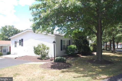 306 Hidden Springs Dr, Souderton, PA 18964-1993