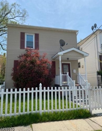 74 Lincoln Pl, Irvington, NJ 07111-2321