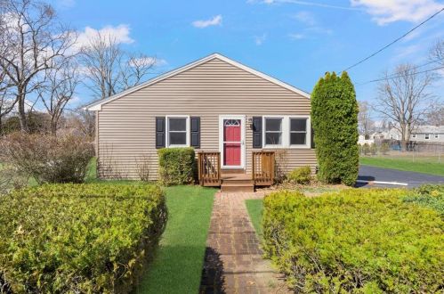 53 Canfield Ave, Warwick, RI 02889-8801