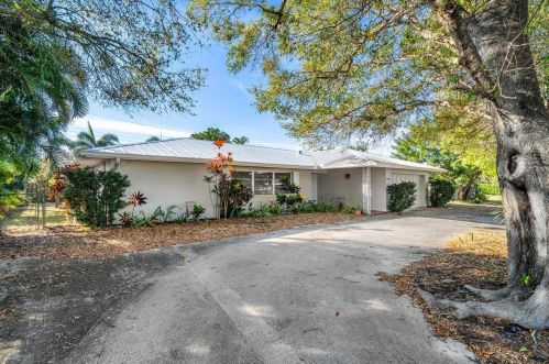 10121 Daphne Ave, West Palm Beach, FL 33410-4740