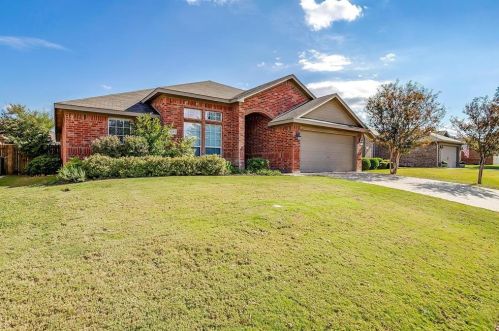 439 Nutmeg, Burleson, TX 76028-0705