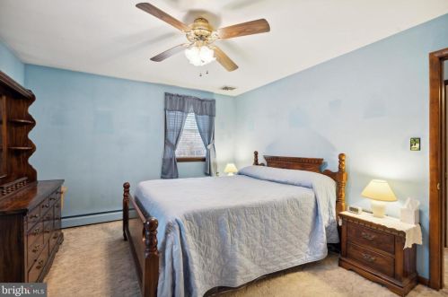 1822 Old Sumneytown Pike, Harleysville PA  19438-1129 exterior