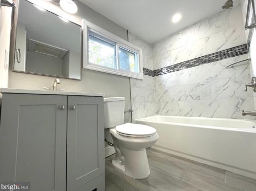 818 Philadelphia Ave, West Deptford NJ  08063-1335 exterior