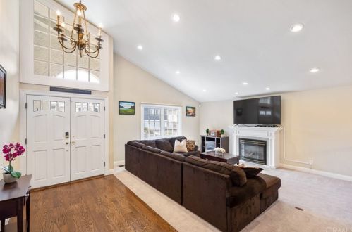 4265 Fir Ave, Seal Beach, CA 90740-2902