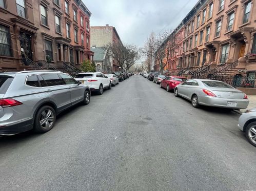 130 131st St, New York, NY 10027-2081
