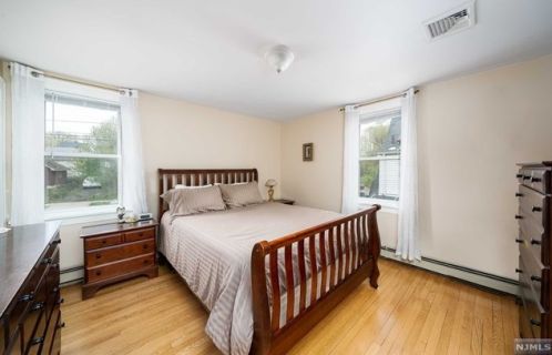 181 Overpeck Ave, Ridgefield Park NJ  07660-1218 exterior