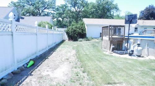 789 Governor Rd, Valpo IN  46385-9501 exterior