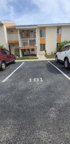 690 99th Ave, Saint Petersburg, FL 33702-2218
