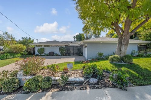 22432 De Grasse Dr, Calabasas, CA 91302-5116