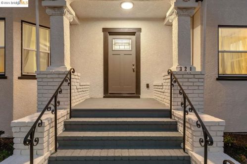 319 Foothill Blvd, Oakland, CA 94606-2322