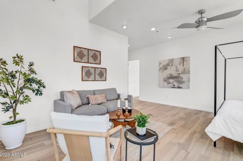 7627 22nd St, Phoenix AZ  85020-4706 exterior