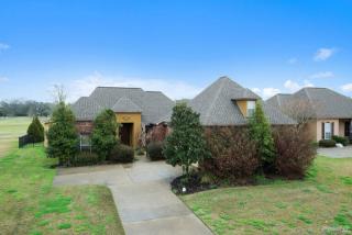 22636 Fairway View Dr, Zachary, LA 70791-6127