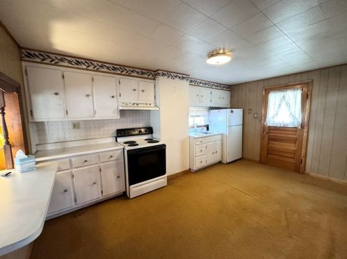 338 Pleasant Valley Rd, Connellsville PA  15425-6080 exterior
