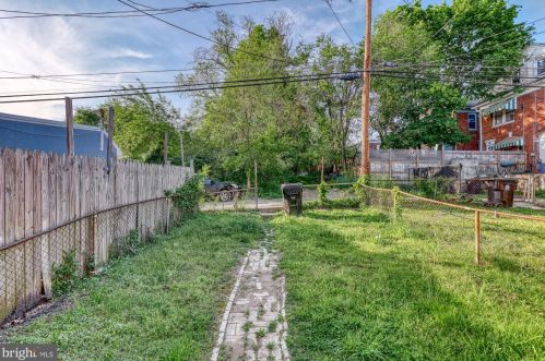 1846 Holly St, Harrisburg PA  17104-1241 exterior