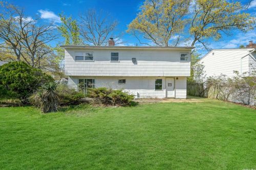 270 State Ave, Wheatley Heights NY  11798-4313 exterior