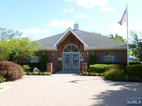 833 Juniper Way, Mahwah NJ  07430-3457 exterior