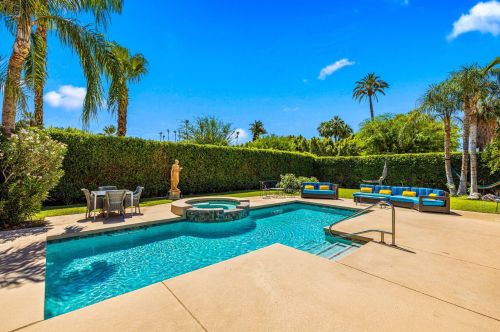 824 Avenida Palmas, Palm Springs CA  92262-5708 exterior