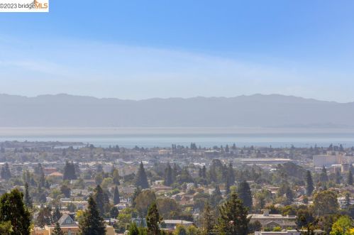 2820 Alida St, Oakland CA  94602-3451 exterior