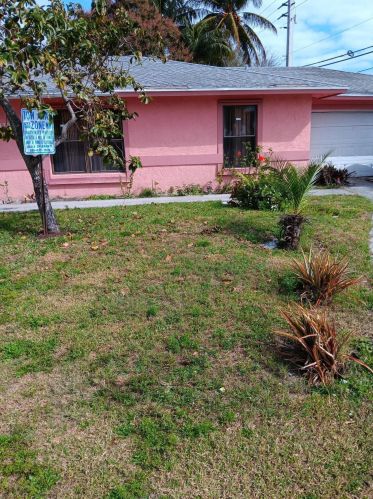 1301 Mangonia Dr, West Palm Beach, FL 33401-2422