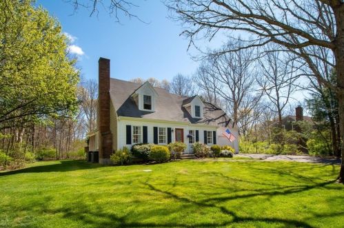 26 Dogwood Dr, Sandwich, MA 02644-1212