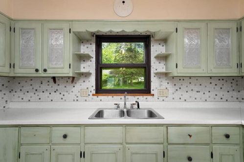 523 Wright Rd, New Kensington PA  15068-9231 exterior