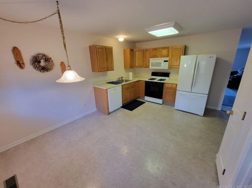 7 Howard Ave, Ansonia, CT 06401-2251