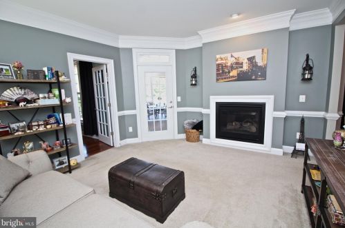 16143 Woodley Hills Rd, Haymarket VA  20169-4941 exterior