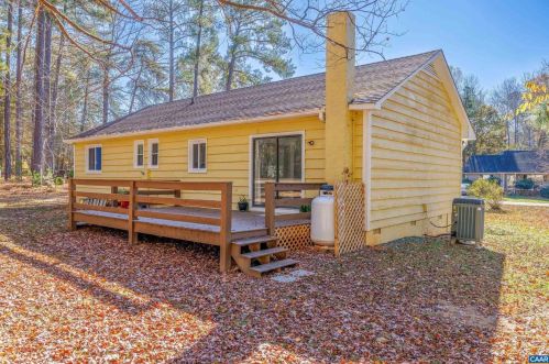 20 Loblolly Rd, Bybee VA  22963-3021 exterior