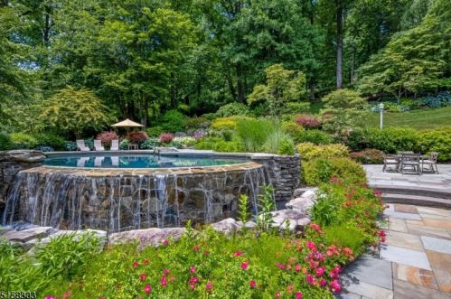 211 Campbell Rd, Bernardsville, NJ 07924-1011