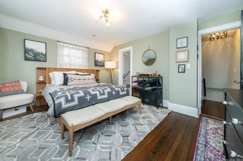 77 Kewanee Rd, New Rochelle NY  10804-1301 exterior