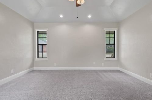 2132 Pembrooke Pl, Denton TX  76205-8208 exterior