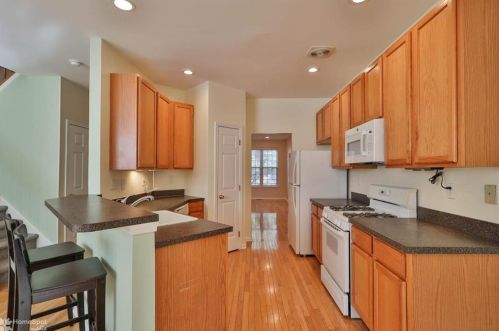 8149 Cross Creek Cir, Breinigsville PA  18031-1330 exterior