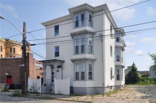136 Parade St, Providence, RI 02907-2714