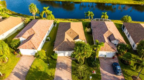 10102 Chadwick Dr, Fort Pierce FL  34987-2420 exterior