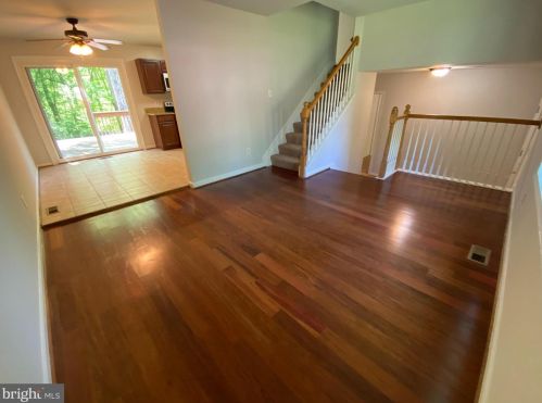 6022 Battlefield Green Dr, Fredericksburg VA  22407-6402 exterior