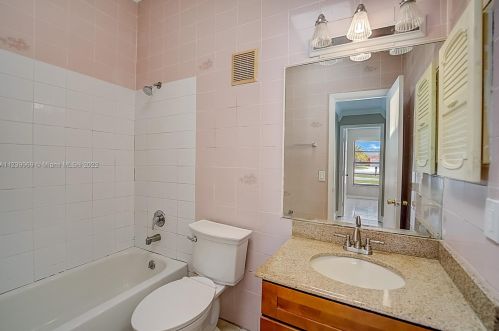 5730 199 St, Hialeah FL  33015-4933 exterior