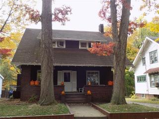 233 Shadyside Ct, Alliance, OH 44601-4215