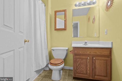 106 Marble House Dr, Bear DE  19701-4028 exterior