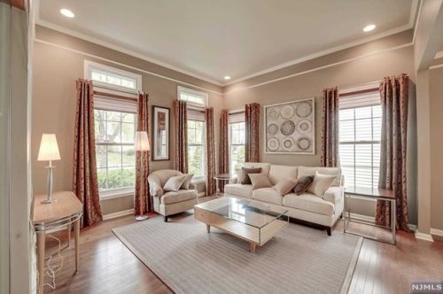 44 Hunters Run, Oakland NJ  07436-2344 exterior