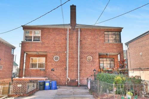 1566 Rhinelander Ave, Bronx NY  10461-2206 exterior