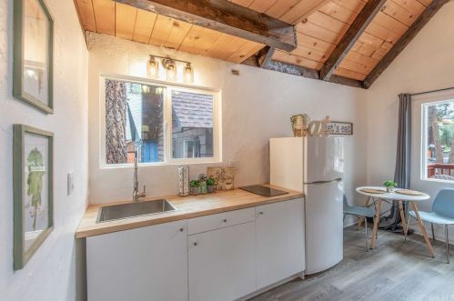 818 Rainbow Blvd, Big Bear City CA  92314-9654 exterior