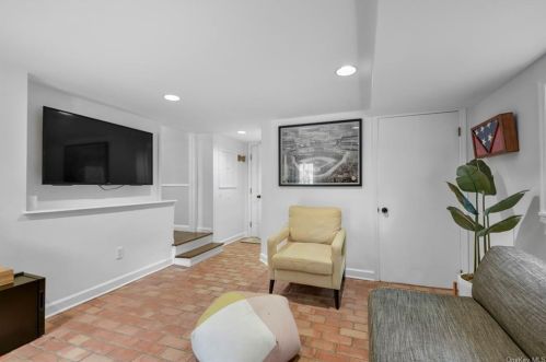 40 Hillandale Rd, Rye Brook NY  10573-1705 exterior