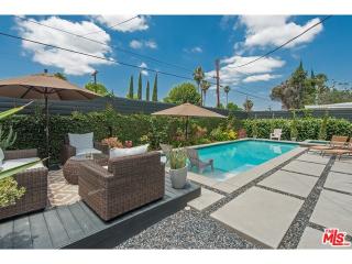 5927 Babbitt Ave, Van Nuys, CA 91316-1431