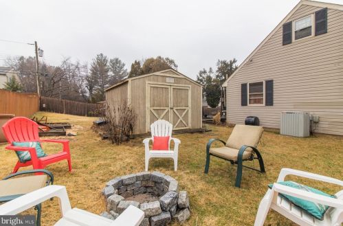 1611 Buttonwood Rd, Flourtown PA  19031-2202 exterior