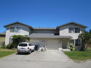 10427 Holly Dr, Everett WA  98204-3613 exterior