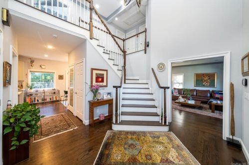 719 Pinebrook Blvd, New Rochelle, NY 10804-2015